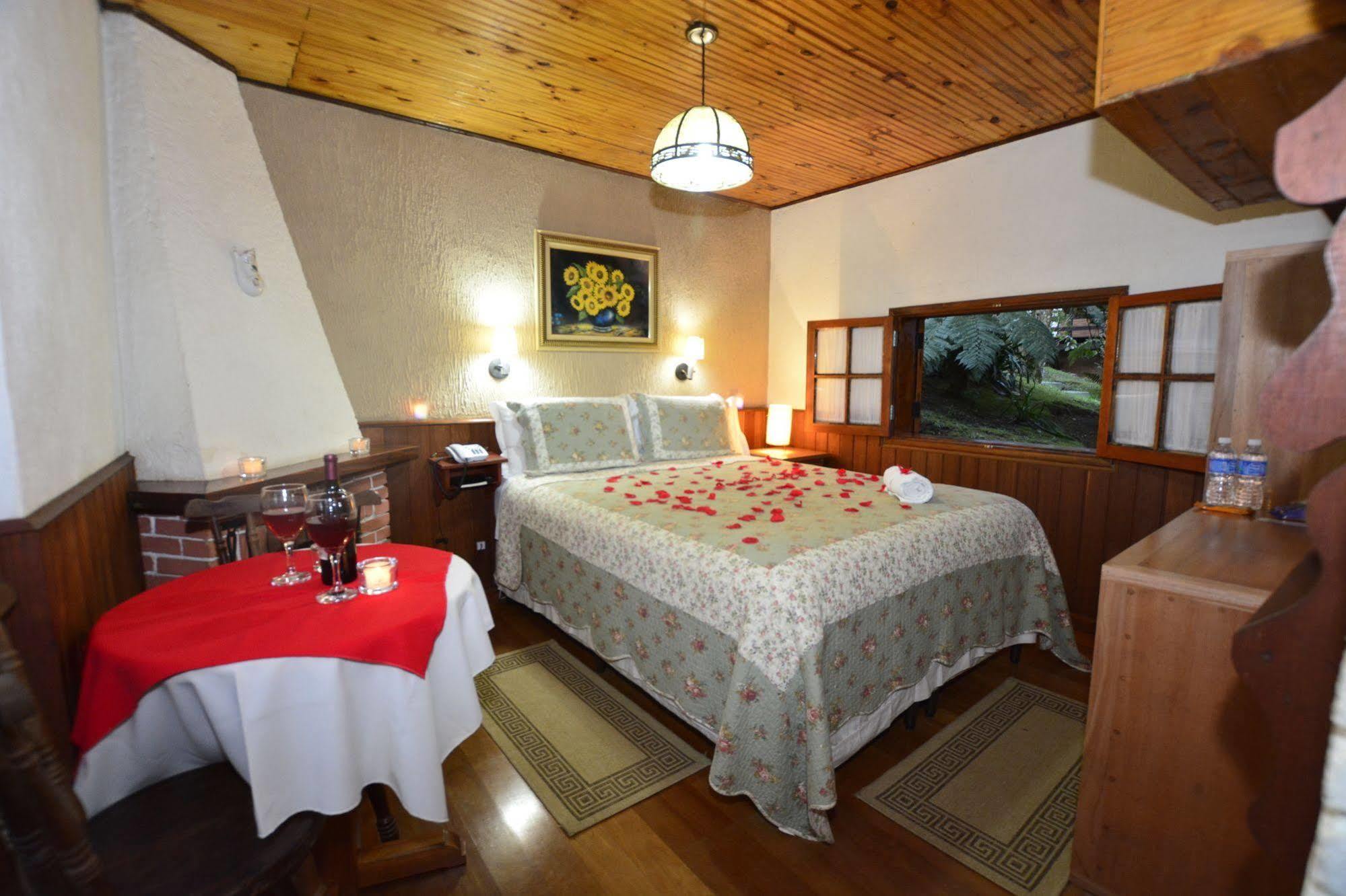 Hotel Piao Mineiro มงชิแวร์จิ ภายนอก รูปภาพ